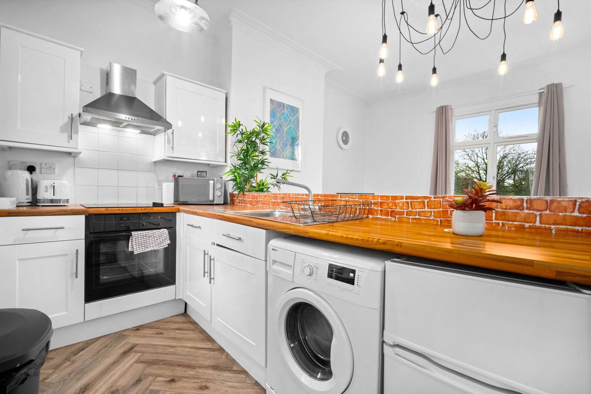 Luxury Apartment - Wolverhampton - Netflix - Smart Tv - Fast Wifi - 7Apc Exterior foto